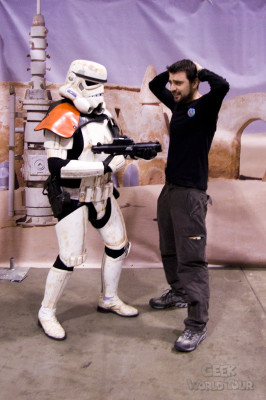 Guillaume, dans de sales draps, au Toronto ComicCon (photo prise par un visiteur)