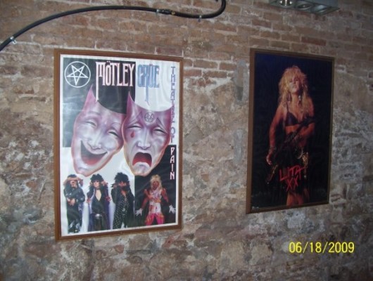 Affiches au Rock-A-Rolla Rock Bar