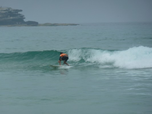 Surfer à Bondi Beach, près de Sydney