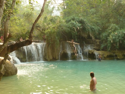 Votre humble serviteur aux chutes de Kuang Si, au Laos