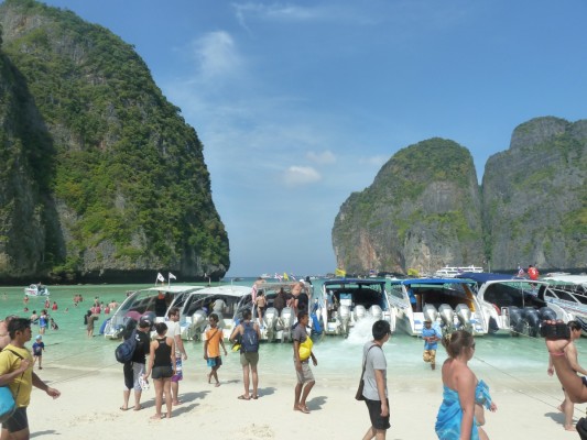 Affluence de touristes à Maya Beach, Thaïlande
