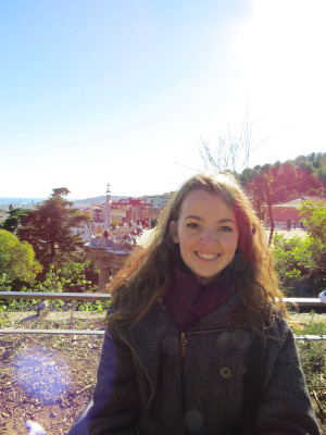 Audrey au parc Güell de Barcelone (photo prise par Myriam Charbs)