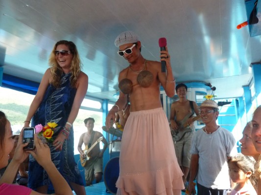 Ce qui se passe durant la "booze cruise" reste dans la "booze cruise".