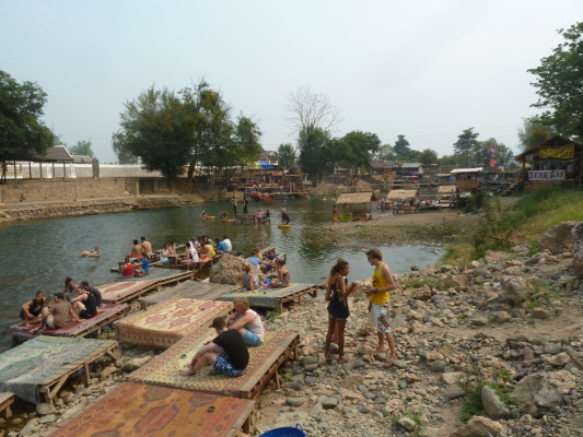 « Tubing » à Vang Vieng