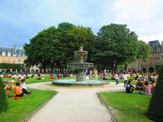 Place des Vosges, Paris