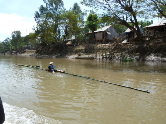 Embarcation de bambou, région du delta du Mékong (Vietnam)