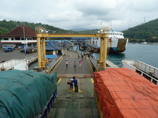 Ferry, Padangbai (Indonésie)