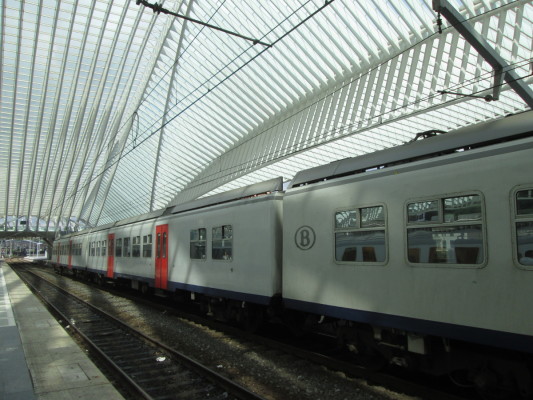 Train à la gare de Liège (Belgique)