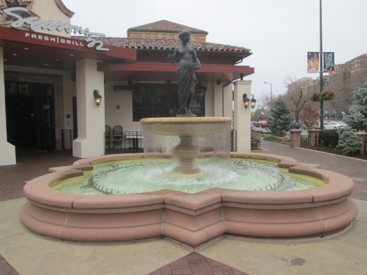 Fontaine Pomona , dans Country Club Plaza