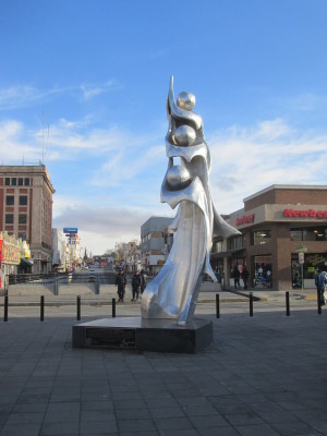 Statue sur le paseo de los Pendones