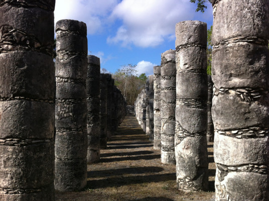 Grupo de las Mil Columnas