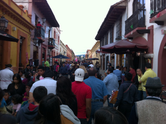 Il y a de l'action sur la rue Real de Guadalupe.