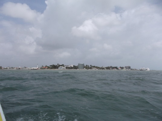 Vue de Belize City depuis le bateau