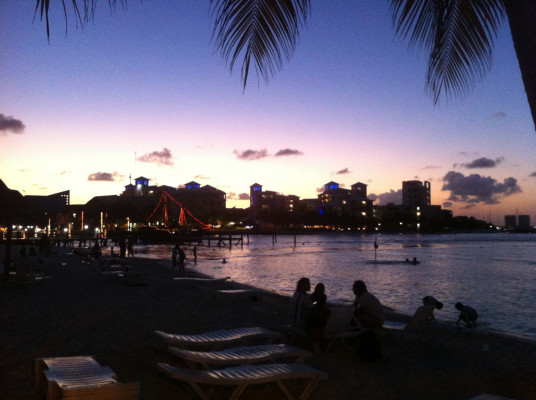 Plage de Cancún, au coucher de soleil.