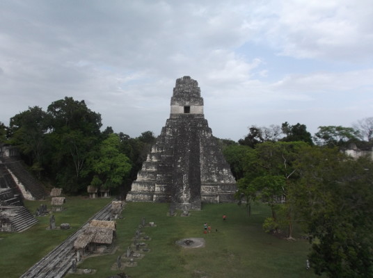 Vue du temple I, depuis le temple II