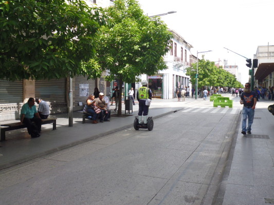 Un policier en Segway