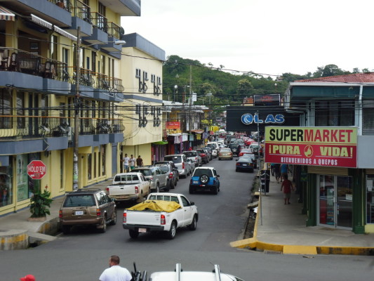 Quepos, ville de services