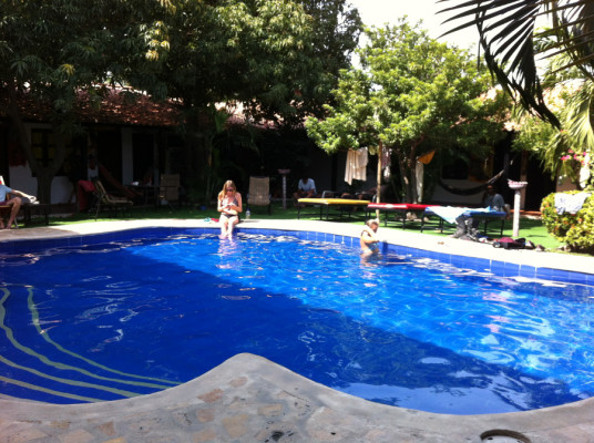 Piscine du Dreamer Hostel de Santa Marta