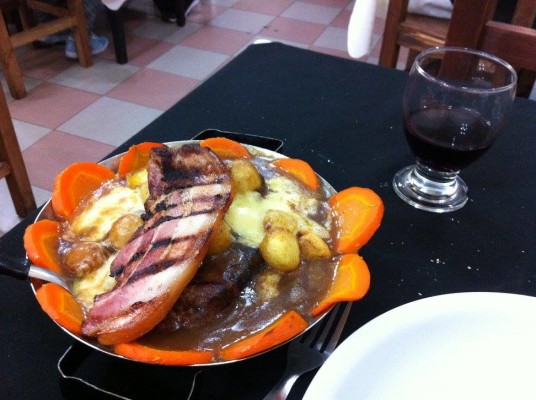 Splendide repas dans un restaurant de Buenos Aires