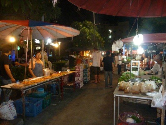 Cuisine de rue à Patong (Thaïlande)