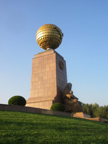 La Statue de la Mère-Patrie