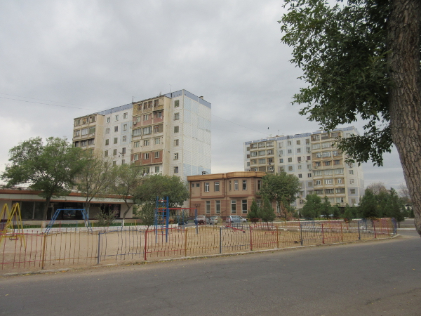 Puisque je n'ai pas pris de photos dans le métro, voici une photo du quartier autour de mon auberge. 