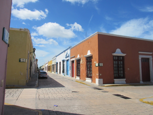 This image has an empty alt attribute; its file name is centre-historique-campeche7.jpg